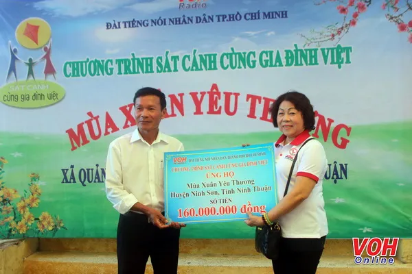 Sát cánh cùng gia đình Việt tặng 500 phần quà Tết cho người nghèo tại Ninh Thuận, Lâm Đồng