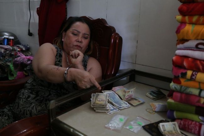 Tin tức pháp luật hôm nay 14/1/2020: Chủ nhà nghỉ, con gái và con dâu cùng bị khởi tố vì bán ma túy