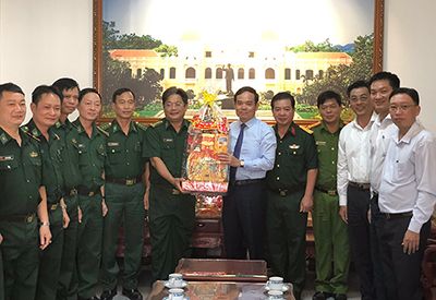 Lãnh đạo Thành phố Hồ Chí Minh thăm chúc Tết các đơn vị lực lượng vũ trang