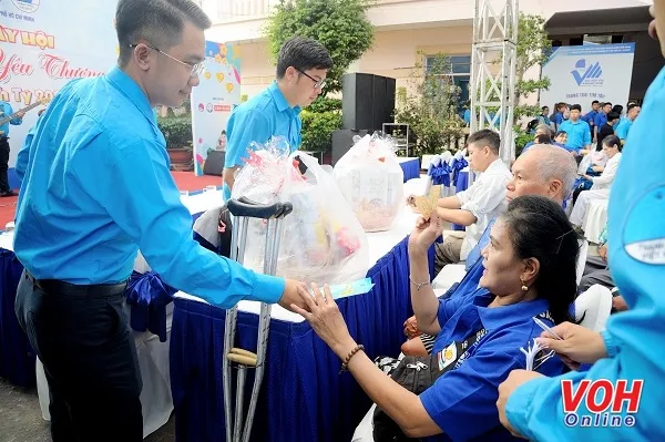 Chương trình “Ngày hội Xuân yêu thương” năm 2020