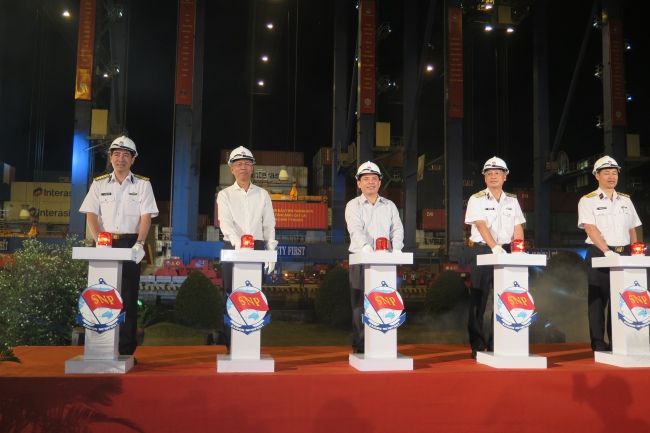 Tổng công ty Tân Cảng Sài Gòn phát lệnh làm hàng đầu xuân