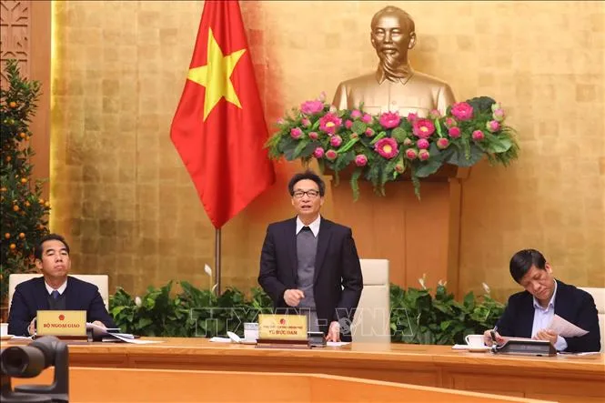 Phó Thủ tướng Vũ Đức Đam: Rút ngay giấy phép cửa hiệu nào tăng giá khẩu trang