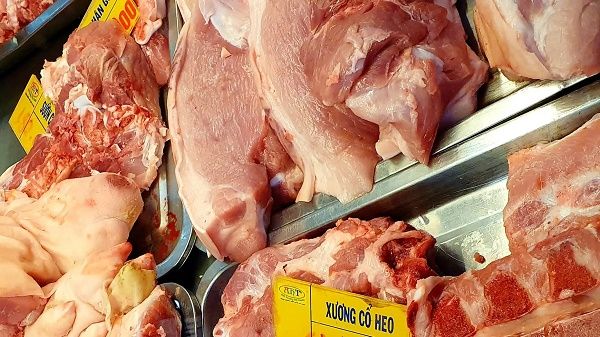 Giá heo hơi hôm nay 12/2/2020: Miền Nam giảm giá
