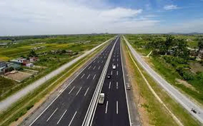 Thủ tướng yêu cầu kiểm tra thông tin cao tốc Bắc - Nam chậm tiến độ