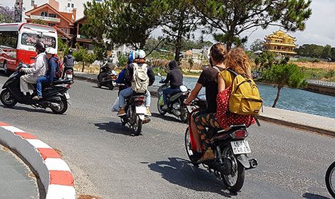 Rà soát dịch vụ cho người nước ngoài thuê phương tiện tự lái
