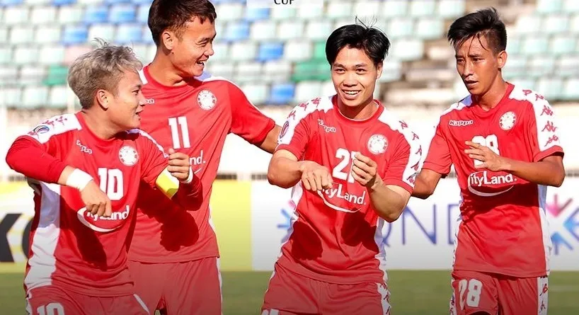 Công Phượng quyết tâm ghi bàn vào lưới Hougang United