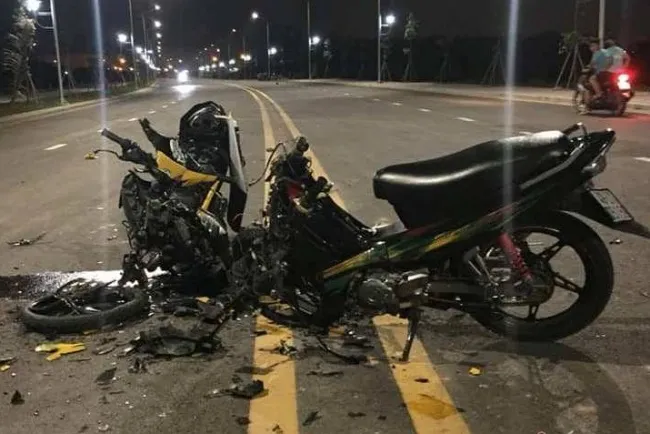 Tin tức tai nạn giao thông hôm nay 24/2/2020: Xe máy đối đầu khi chạy tốc độ cao, 2 người tử vong