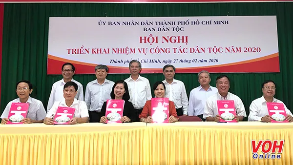 Nhiều cách làm hay phát huy vai trò người có uy tín trong đồng bào các dân tộc