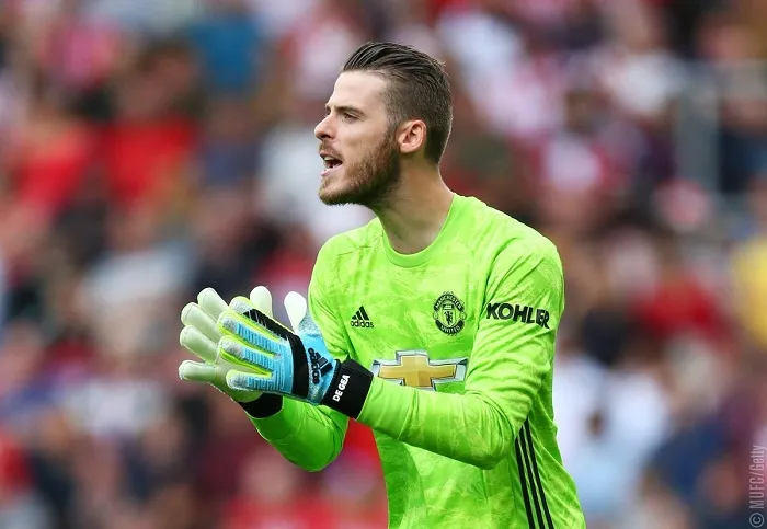 Sợ bị phạt như Man City, MU tìm cách bán De Gea