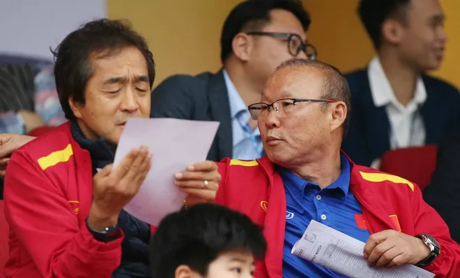 Báo châu Á lo ngại cho hàng thủ ĐT Việt Nam trước trận gặp Malaysia