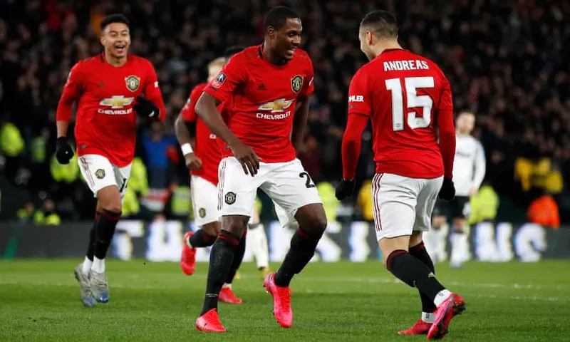 MU tiếp tục biến Derby thành mồi ngon