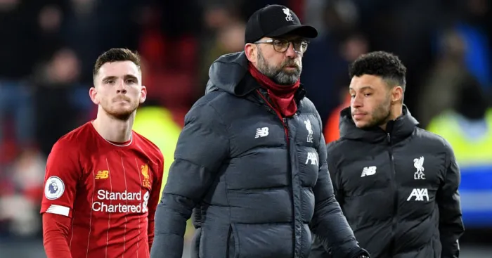 Vì sao Robertson không ra sân trước Bournemouth?