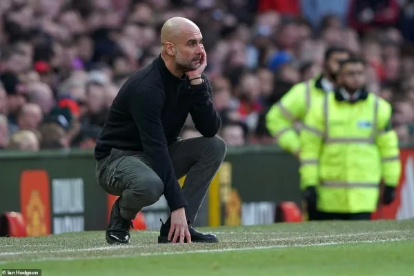 Pep Guardiola bảo vệ sai lầm của học trò sau trận thua MU