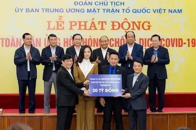 Hoa hậu Mai Phương Thúy gặp gỡ Thủ tướng, đại diện công ty ủng hộ 20 tỷ đồng chống dịch Covid-19