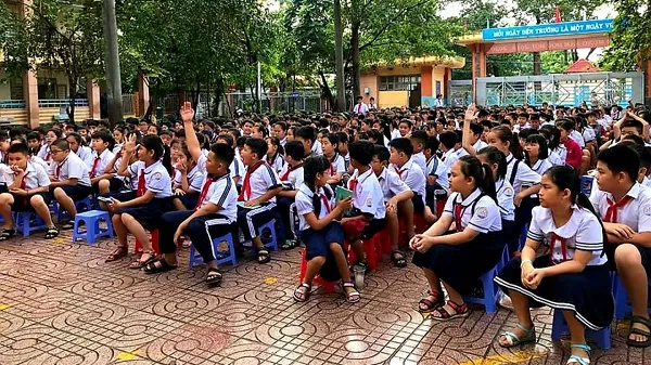 Ngưng tất cả hoạt động tập trung học sinh, học viên