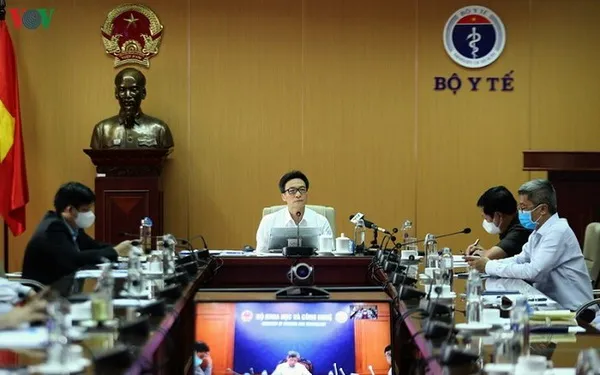 Mọi người dân hạn chế ra khỏi nhà