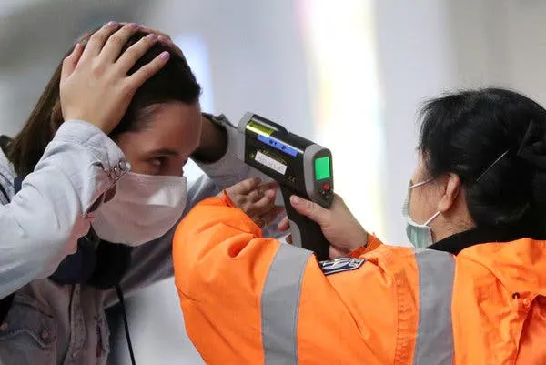 Từ 28/3, Trung Quốc cấm người nước ngoài nhập cảnh