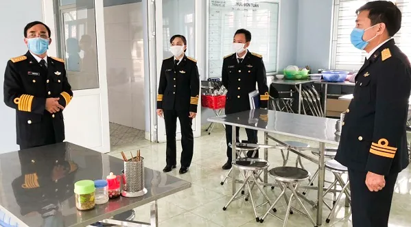 Thủ tướng gửi Thư khen lực lượng Quân đội, Công an trong phòng chống COVID-19
