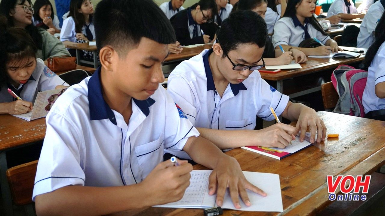 Trọn bộ đề thi tham khảo kỳ thi THPT quốc gia năm 2020 vừa được Bộ GDĐT công bố