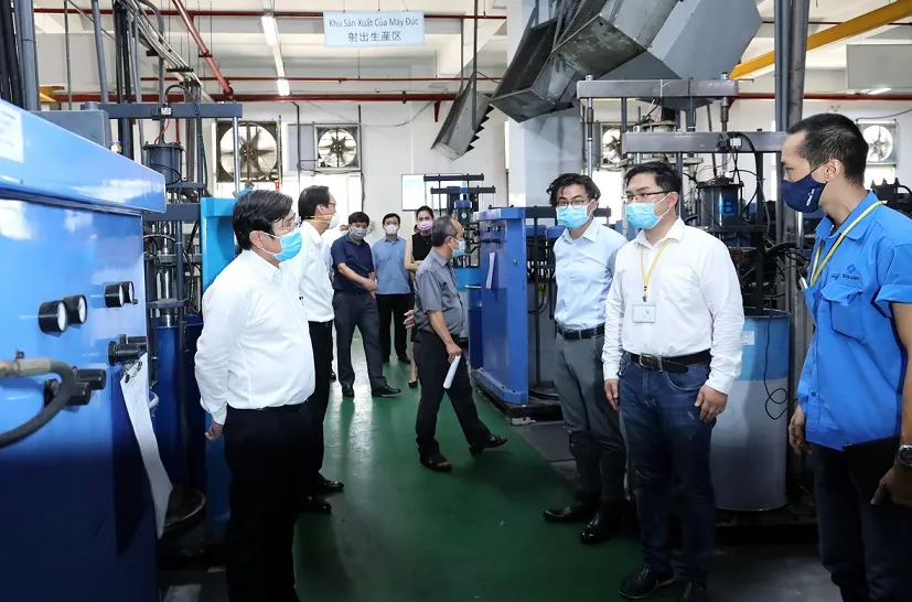 Bảo vệ sức khỏe công nhân là bảo vệ sản xuất