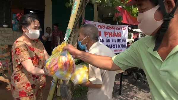 Đại dịch sẽ đi qua, tình người luôn ở lại