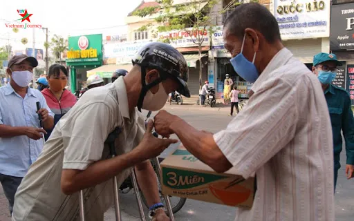 Chính phủ ban hành Nghị quyết hỗ trợ trực tiếp cho người dân gặp khó khăn do COVID-19