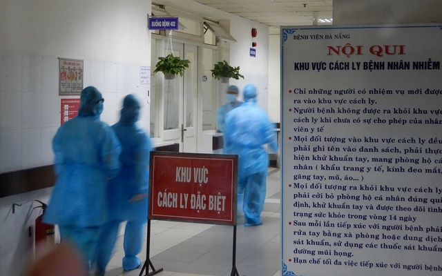 Một người Anh được chữa khỏi COVID-19 tại Đà Nẵng, vào TPHCM bất ngờ dương tính trở lại
