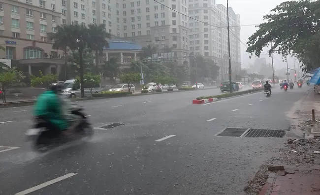 Dự báo thời tiết ngày mai 15/4: Bắc Bộ ấm, Nam Bộ mưa dông