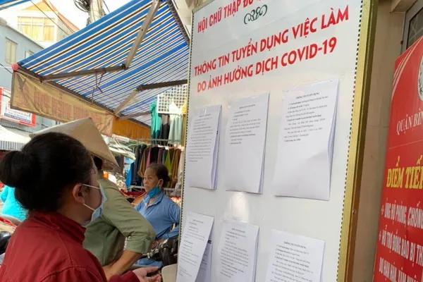 Quận Bình Thạnh giới thiệu việc làm miễn phí và trao quà người lao động ảnh hưởng bởi Covid-19