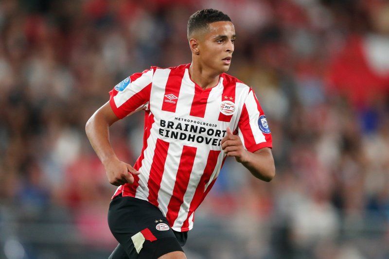 Chelsea và Man City quan tâm sao PSV