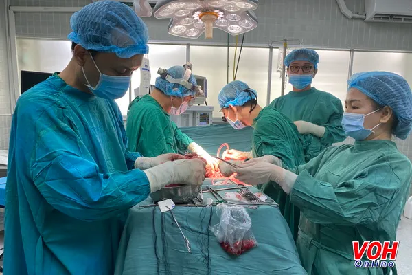 Lần đầu tiên kết hợp đại phẫu “3 trong 1” rút ngắn thời gian cho bệnh nhân 