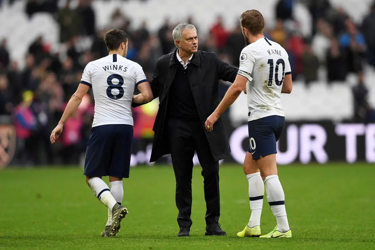 Mourinho sẽ sớm bị Tottenham sa thải?