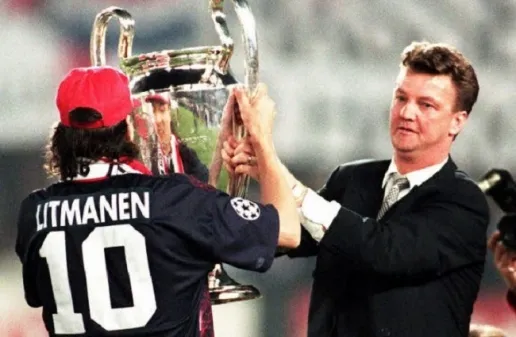 HLV Louis van Gaal chỉ ra số 10 xuất sắc nhất