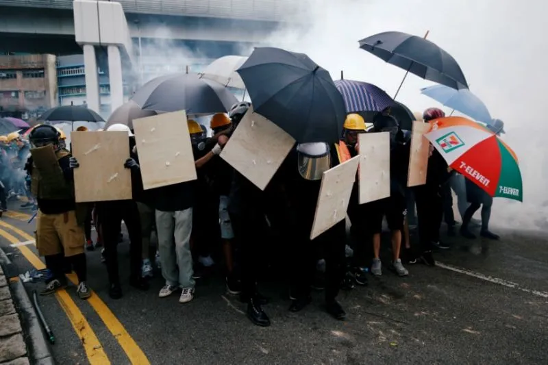 Biểu tình tái diễn ở Hong Kong, hơn 200 người bị bắt giữ