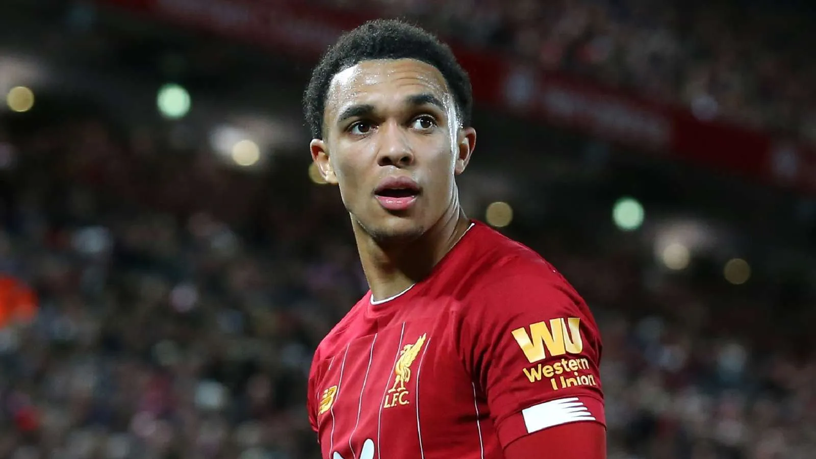 Alexander-Arnold là hậu vệ công hay nhất sau Cafu