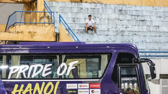 CLB Hà Nội thiệt quân trước ngày V-League 2020 thi đấu trở lại