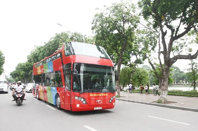 Sơ kết thí điểm vận chuyển khách du lịch bằng ô tô 2 tầng thoáng nóc