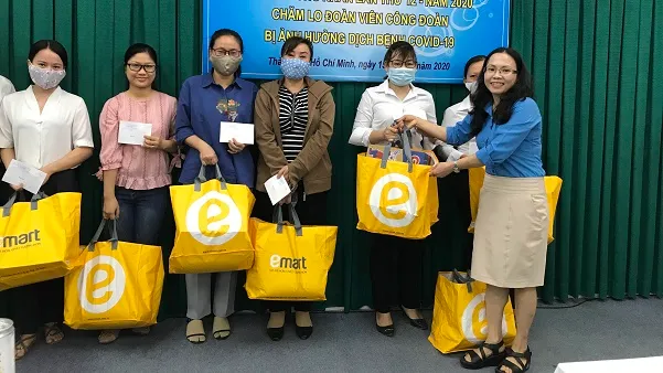 Tiếp tục chăm lo cho những trường hợp khó khăn vì ảnh hưởng dịch bệnh COVID-19