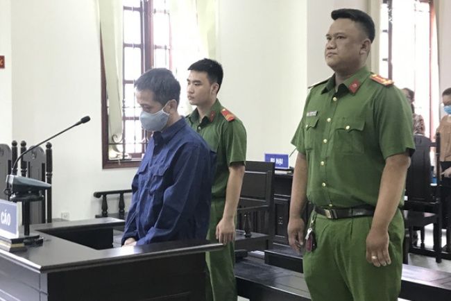 4,6 năm tù cho cựu cán bộ trung tâm hỗ trợ xã hội dâm ô hàng loạt bé gái 