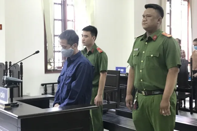 4,6 năm tù cho cựu cán bộ trung tâm hỗ trợ xã hội dâm ô hàng loạt bé gái 