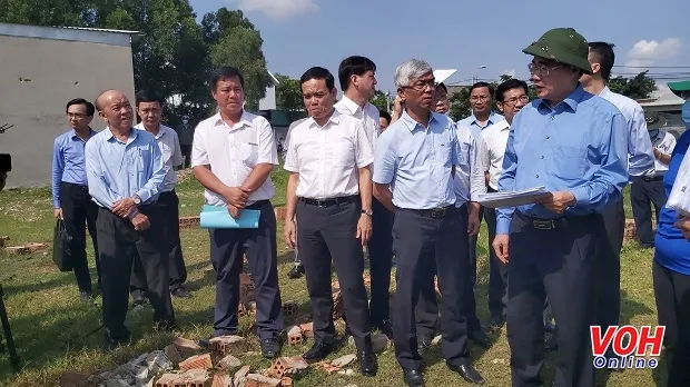 Bí thư Thành ủy Nguyễn Thiện Nhân kiểm tra xây dựng trái phép ở huyện Bình Chánh