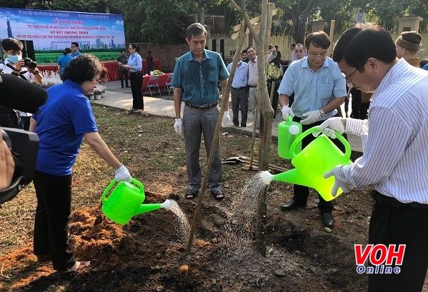 Quận Bình Thạnh ký kết chương trình thực hiện các công trình thi đua 200 ngày chào mừng Đại hội Đảng