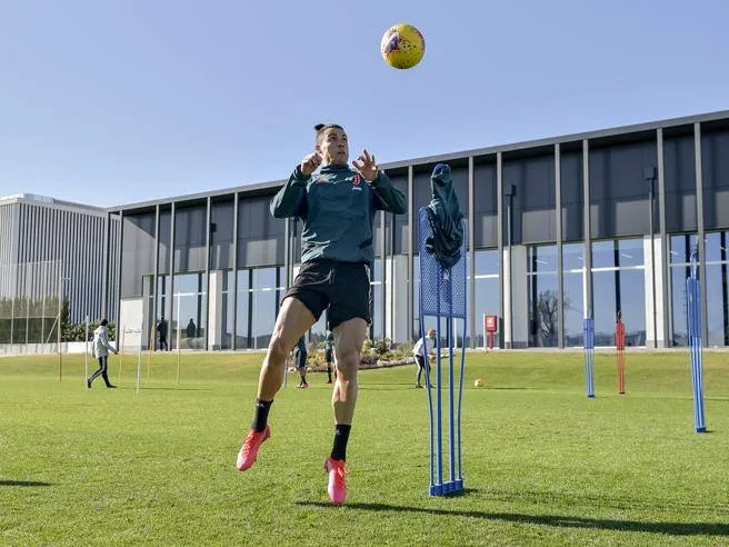 Ronaldo khỏe mạnh khi trở lại tập luyện cùng Juventus