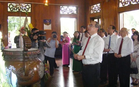 Bí thư Thành ủy TPHCM dự lễ khánh thành Nhà trưng bày bổ sung và Nhà Bái đường tại KDT Kim Liên