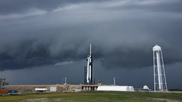 SpaceX và NASA hoãn phóng tàu chở người lên ISS do thời tiết xấu