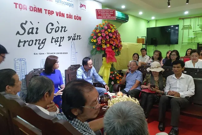 Sài Gòn trong tạp văn