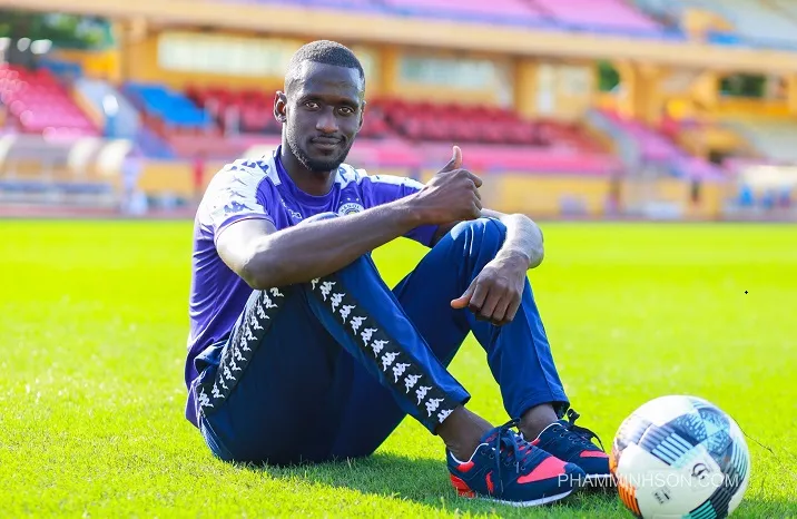 Sợ Quảng Nam sa sút, CLB Hà Nội vội vã viện trợ cầu thủ