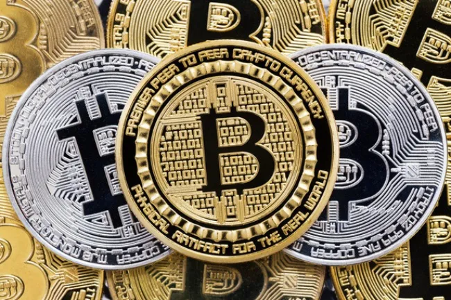 Giá Bitcoin hôm nay 4/6/2020: Quay đầu tăng nhẹ, phủ sắc xanh toàn sàn 