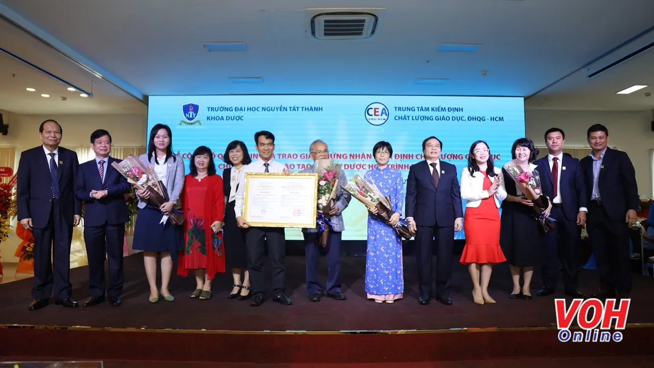 Trường đại học ngoài công lập đầu tiên tại TPHCM có ngành Dược học đạt chuẩn kiểm định