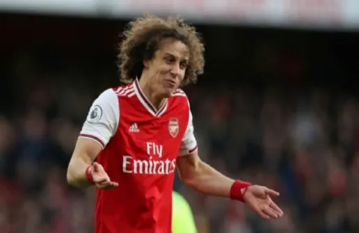 Đến Ruud Gullit cũng chỉ trích David Luiz
